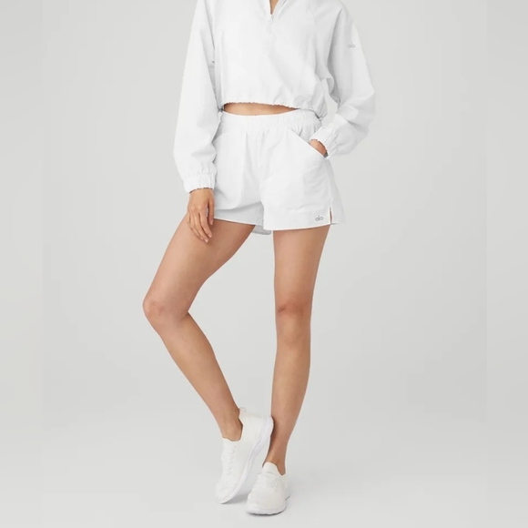 ALO YOGA Alumni Shorts White - Picture 2 of 8